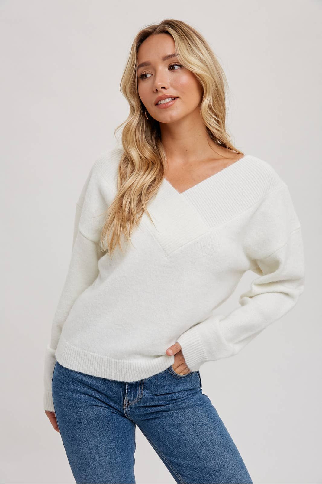Viv V-Neck  Sweater Knit Pullover