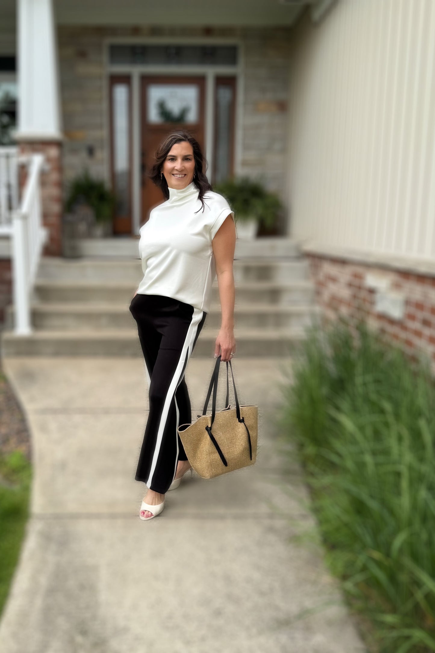Sutton Modal Top